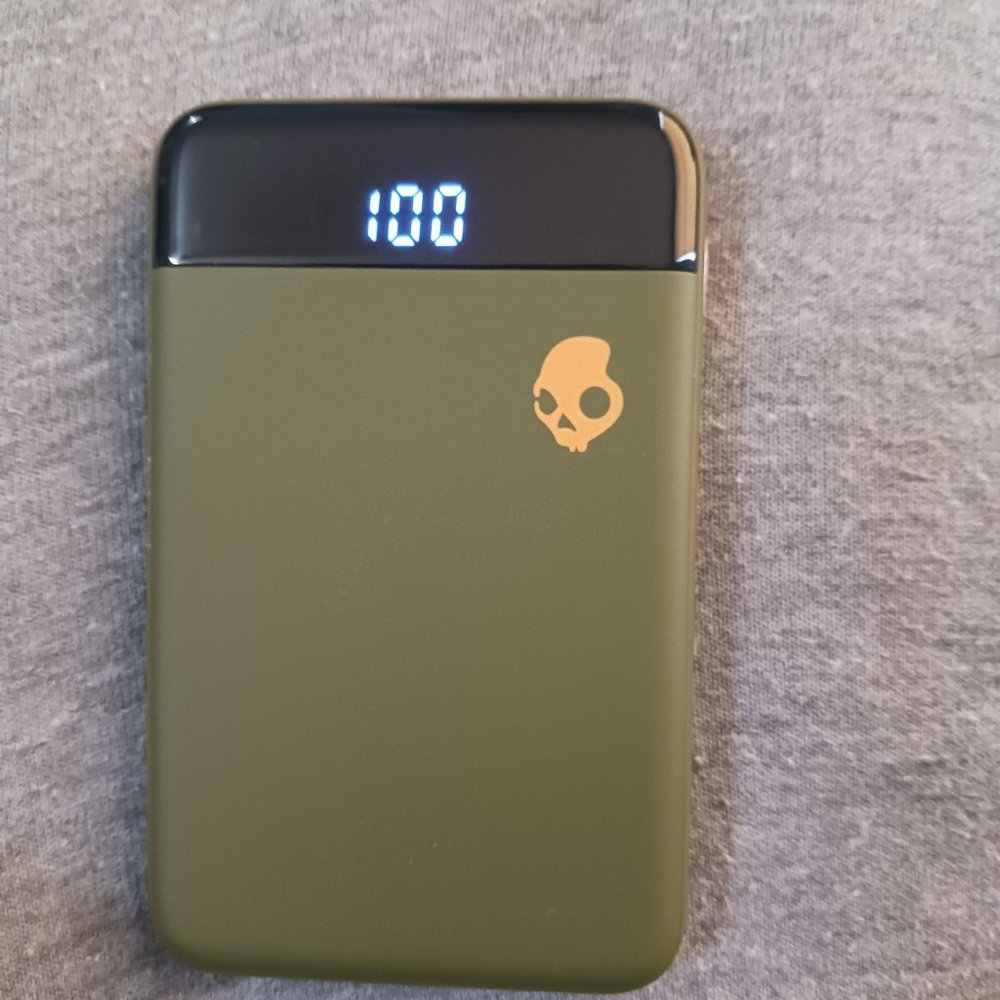 5000mAh Skullcandy stash mini power bank usb to usb b and c. - Picture 4 of 9